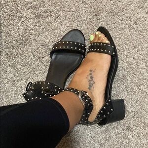 ShuShop Black Sandals Sleek and Stylish
